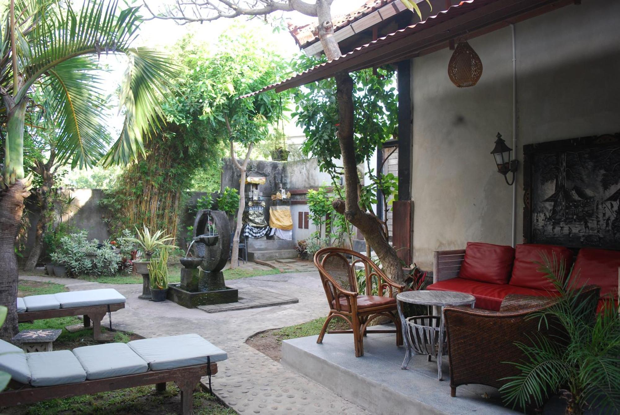 Dalum Homestay Amed Екстериор снимка