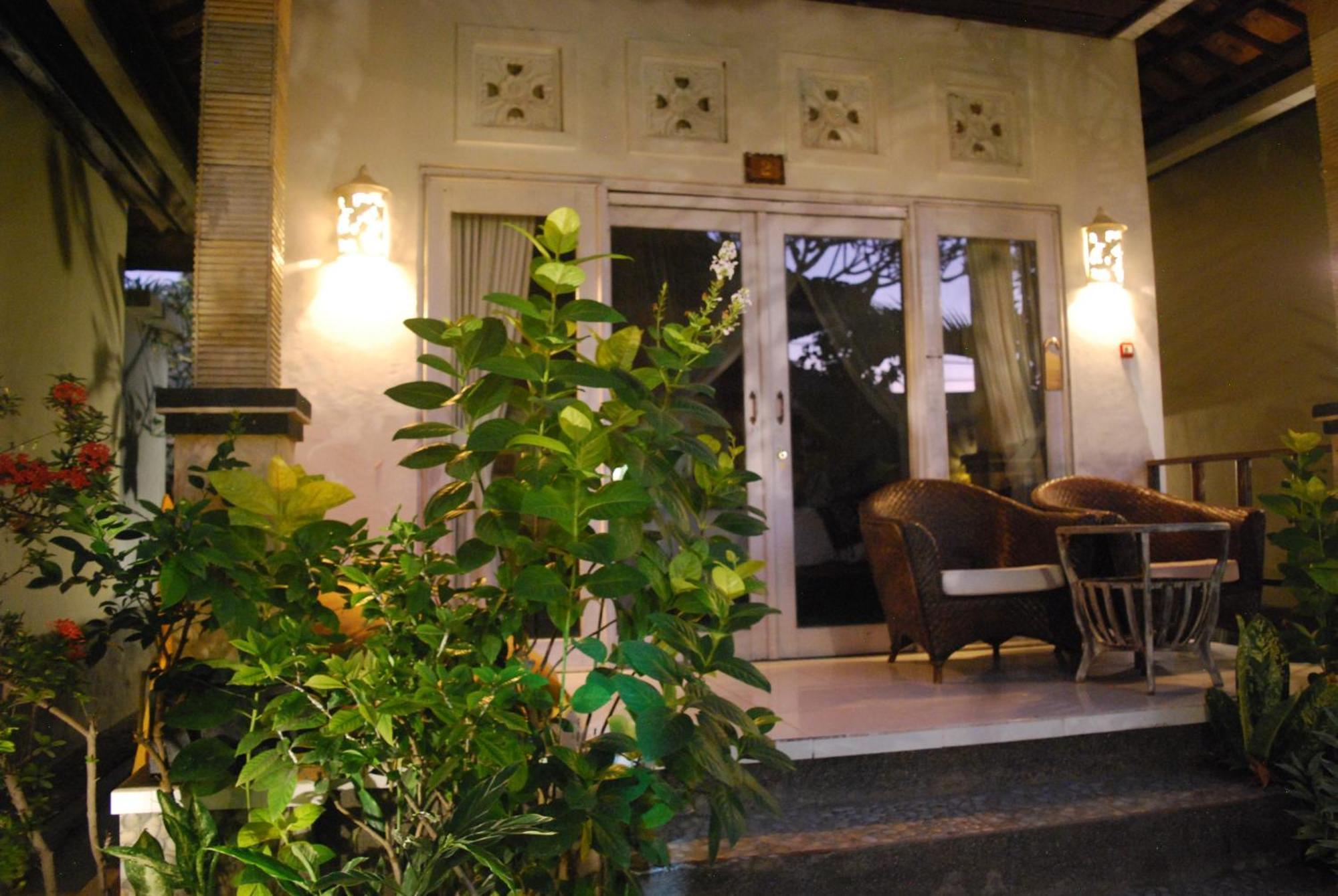 Dalum Homestay Amed Екстериор снимка