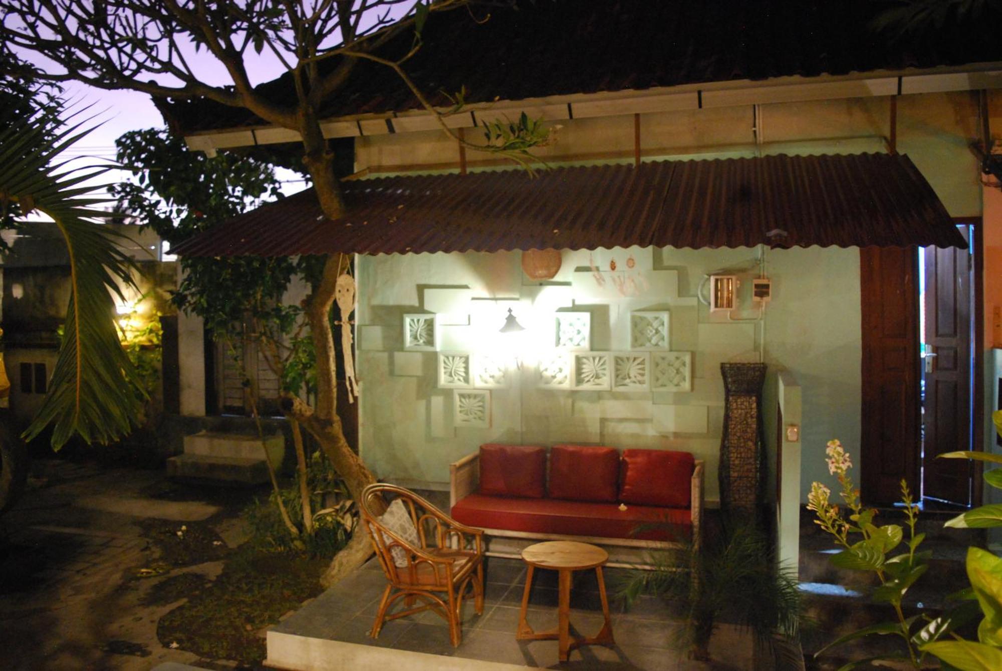 Dalum Homestay Amed Екстериор снимка