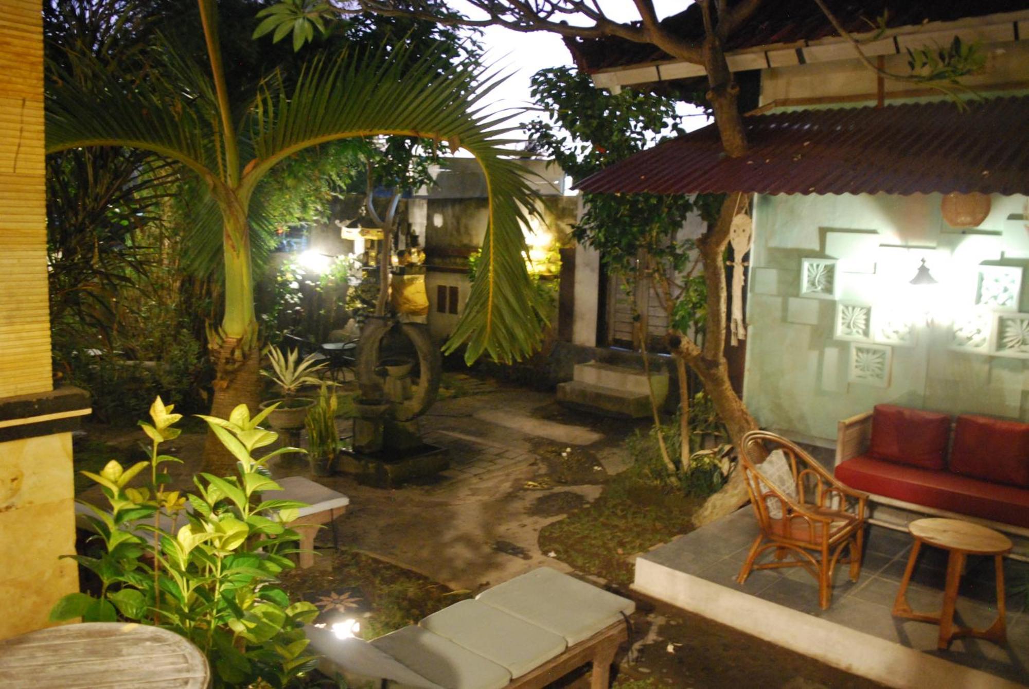 Dalum Homestay Amed Екстериор снимка