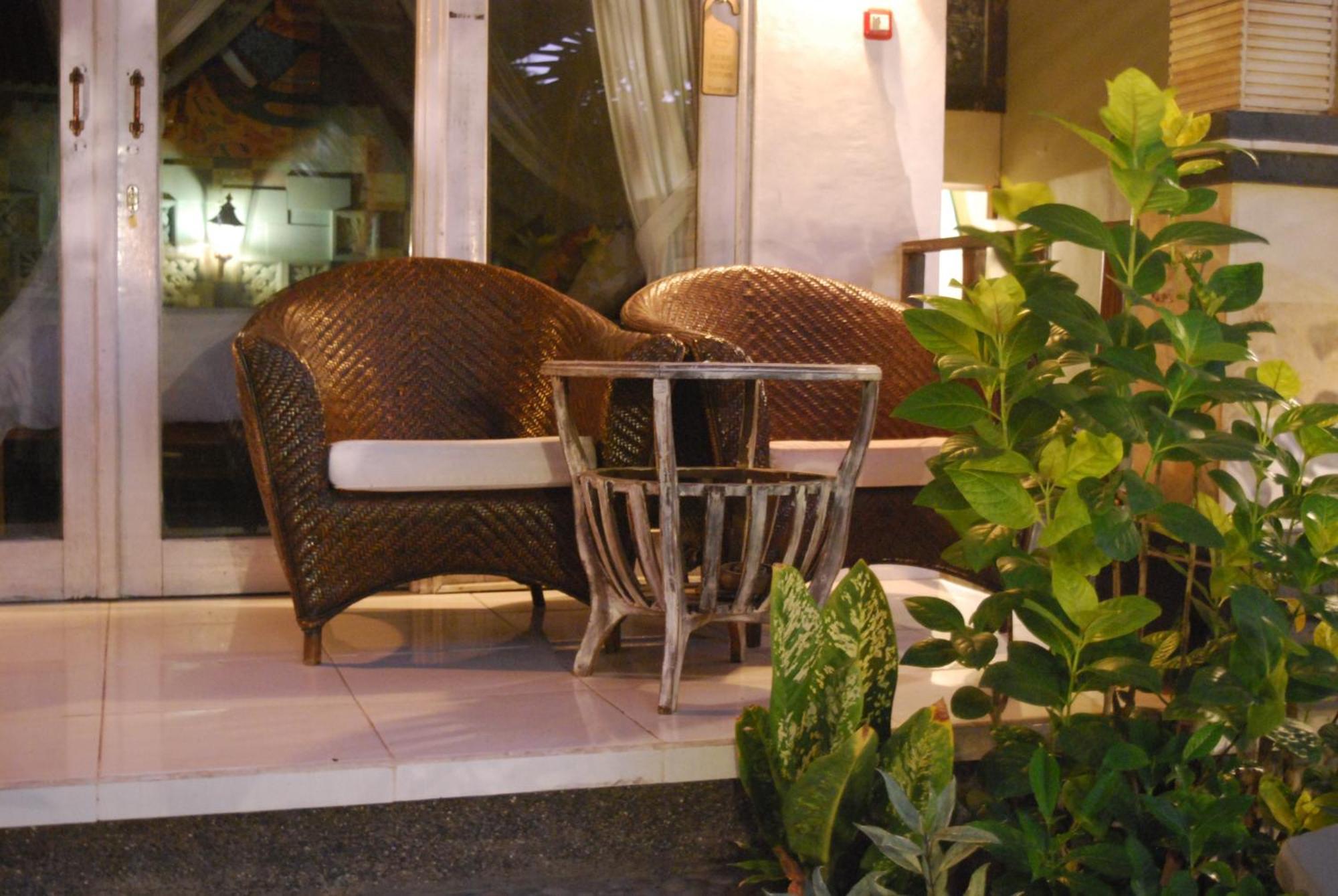 Dalum Homestay Amed Екстериор снимка