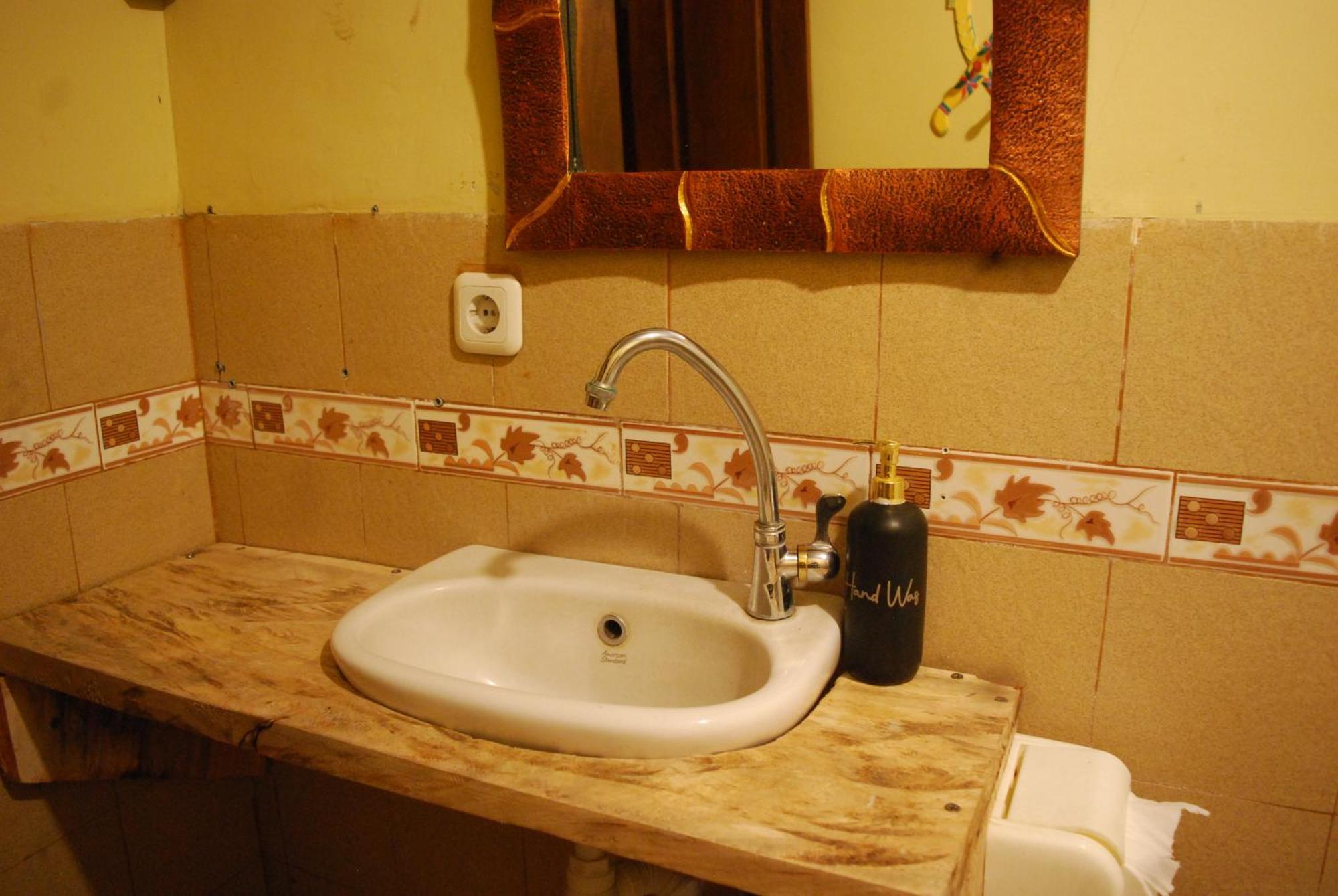 Dalum Homestay Amed Екстериор снимка