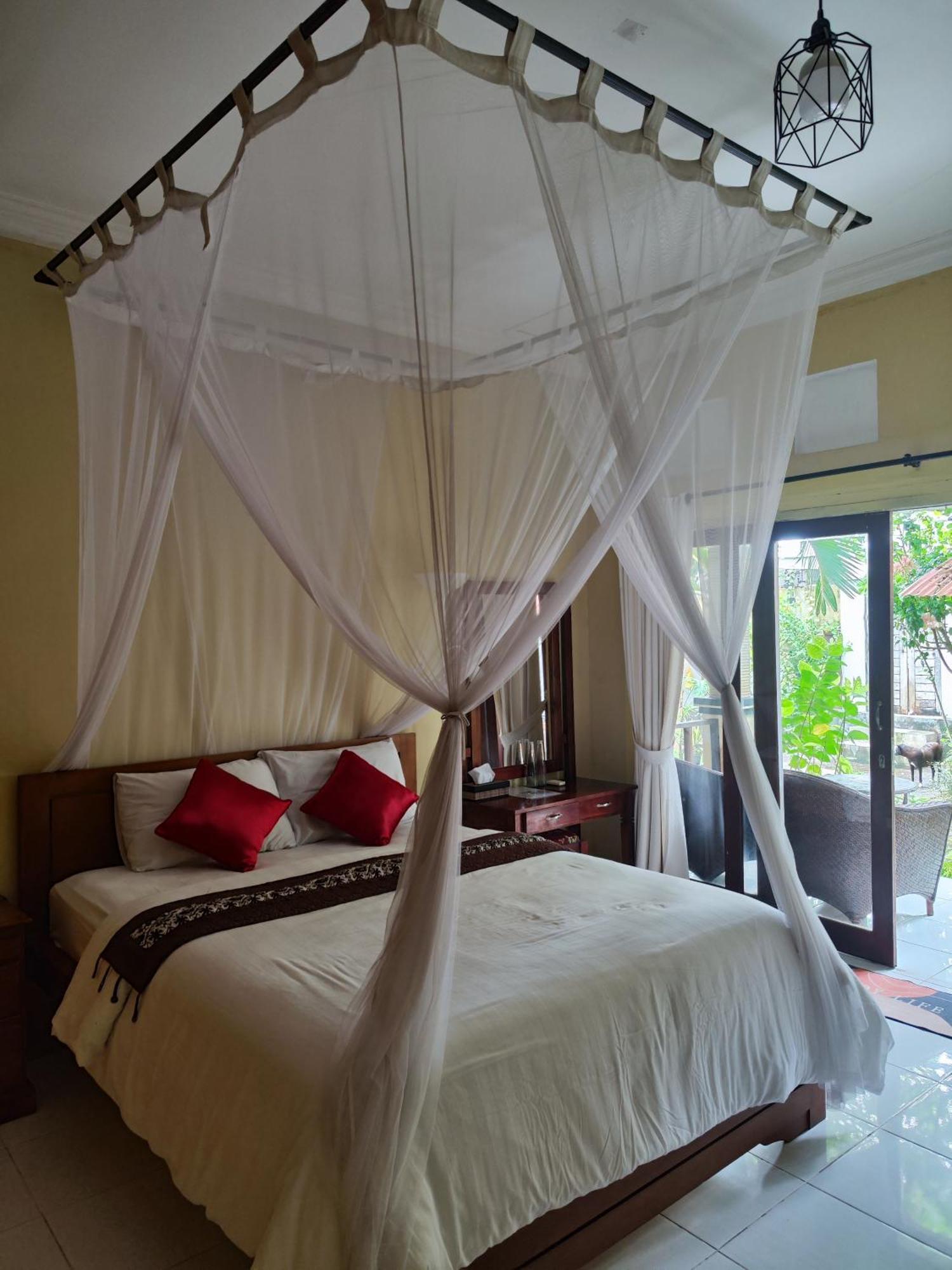 Dalum Homestay Amed Екстериор снимка